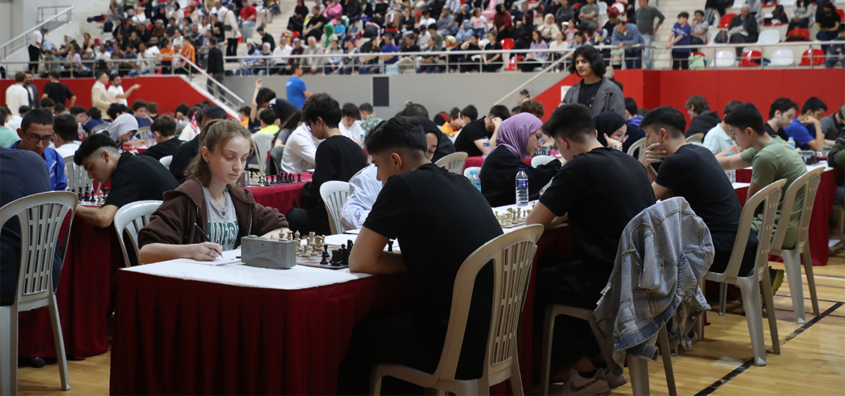 Öğrenciler Satranç Turnuvasında Kozlarını Paylaştı