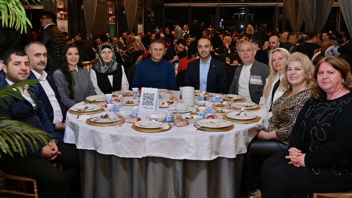 Başkan Vekili Eray Karadeniz, İftar Yemeğinde Personel İle Bir Araya Geldi