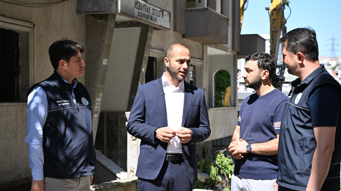 YENİ İMAR PLANLARI DÖNÜŞÜMÜN ÖNÜNÜ AÇTI: MEVLANA’NIN ARDINDAN ALBAYRAK SİTESİ’NDE DE YIKIM BAŞLADI