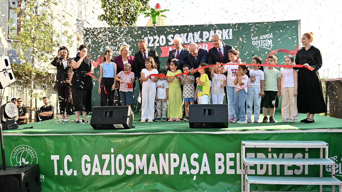 Gaziosmanpaşa’nın “Dünya Kupası” Temalı Parkı Hizmete Açıldı