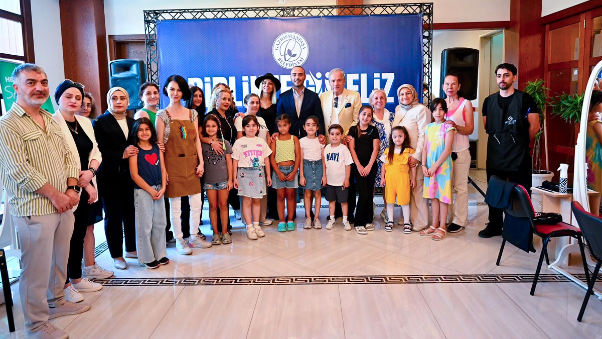 “Birlikte Güzeliz” Projesi Kapsamında Çocuklar Gönüllü Kuaförlerle Bir Araya Geldi
